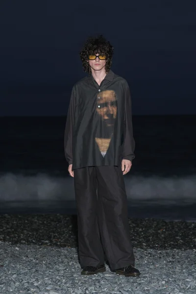 Look 19
